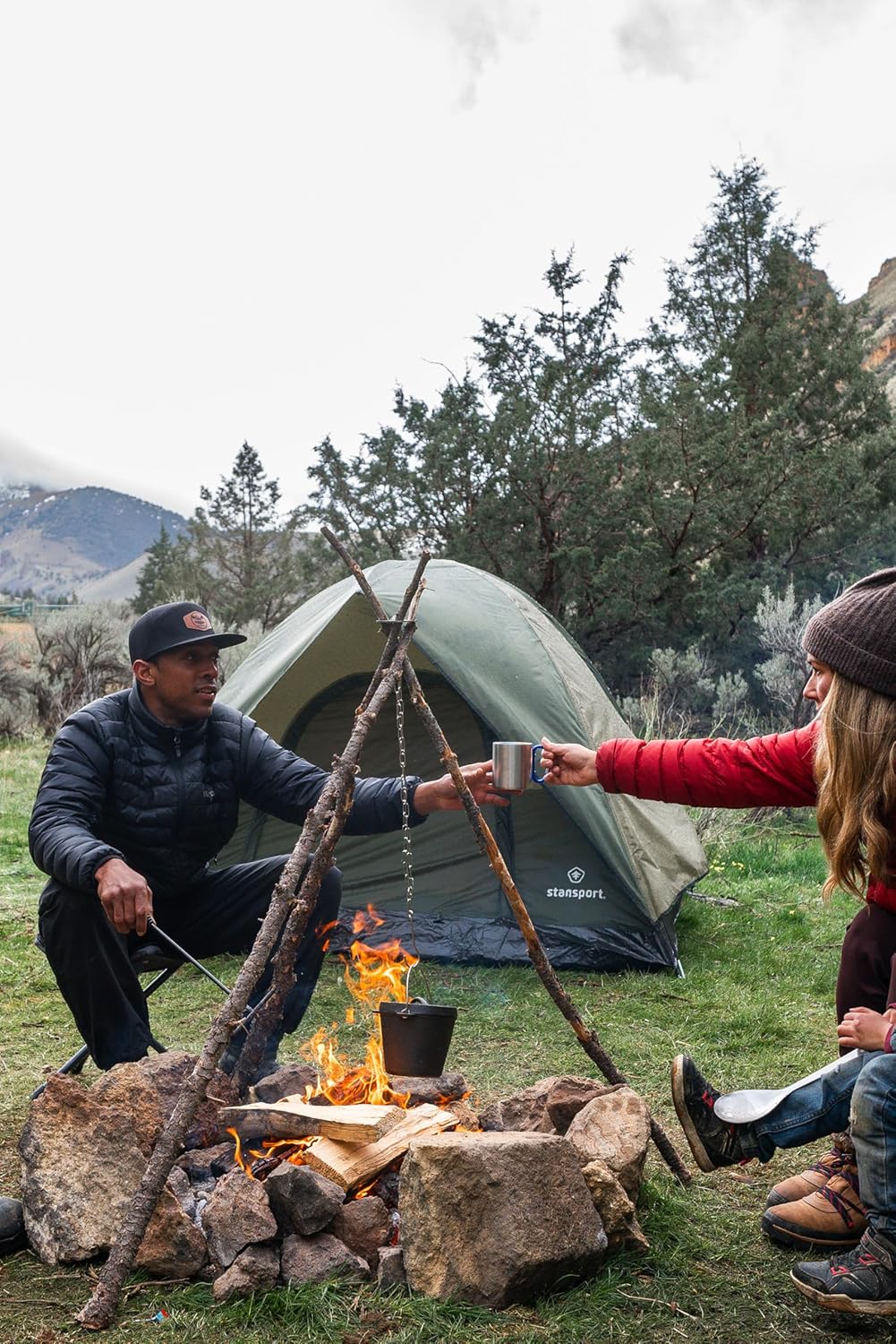 Stansport Pre-Seasoned Cast Iron Dutch Oven