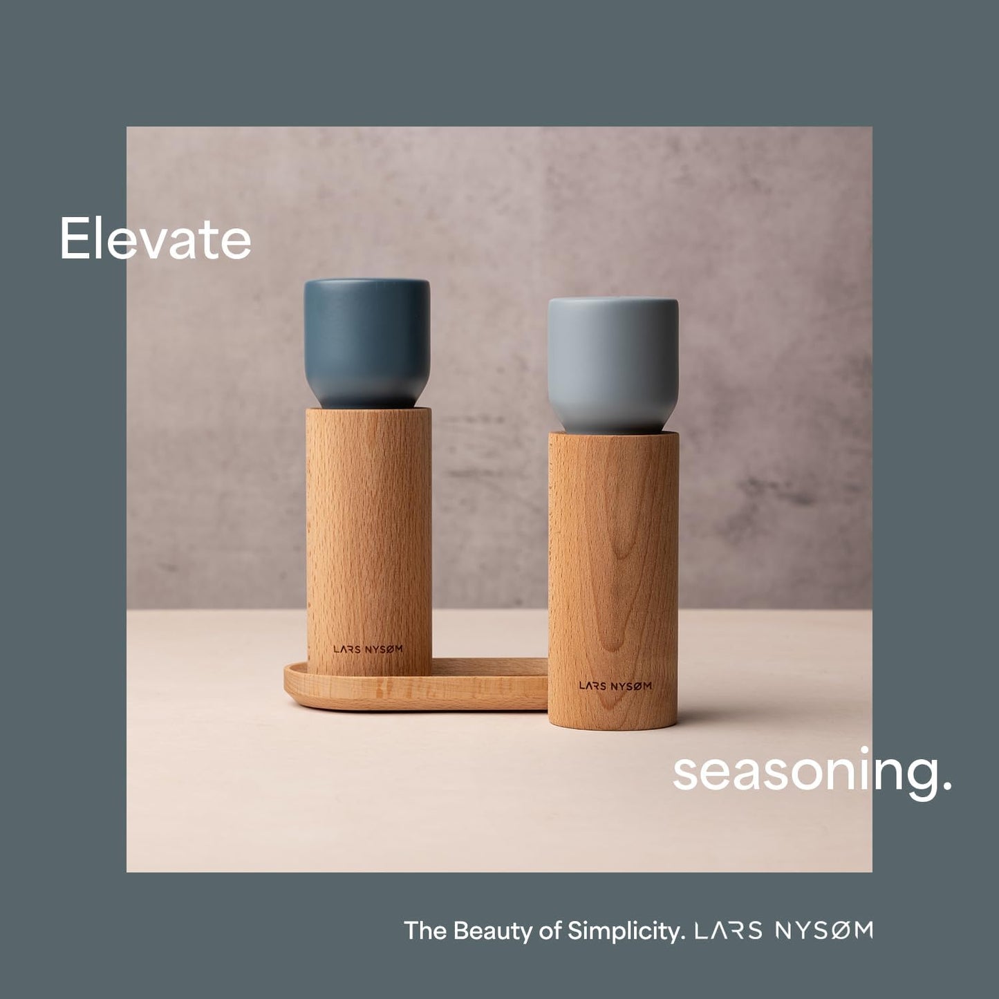 LARS NYSØM Wooden Salt and Pepper Grinder Set Manual with Tray - Salt and Pepper Mills with Adjustable Ceramic Grinder - Elegant Beechwood Pepper and Salt Mill Set for Dining Table (Taupe Brown)