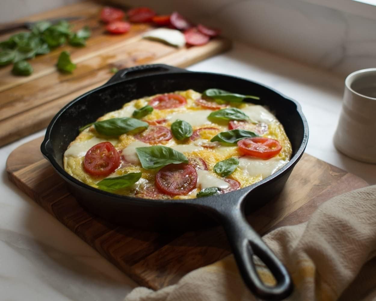 Lodge 8 Inch Cast Iron Pre-Seasoned Skillet – Signature Teardrop Handle - Use in the Oven, on the Stove, on the Grill, or Over a Campfire, Black