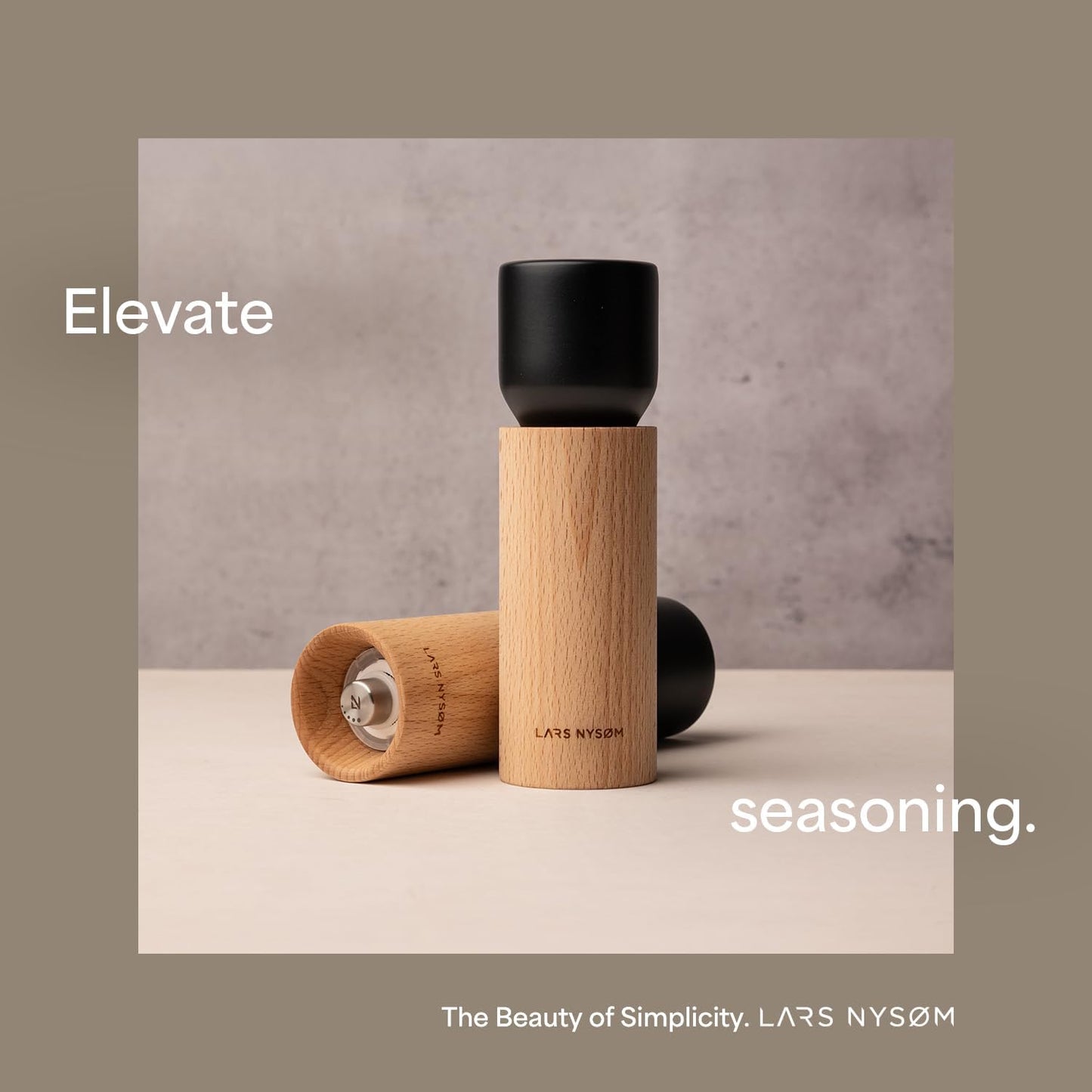 LARS NYSØM Wooden Salt and Pepper Grinder Set Manual - Salt and Pepper Mills with Adjustable Ceramic Grinder - Elegant Beechwood Pepper and Salt Mill Set for Dining Table (Carbon Black)