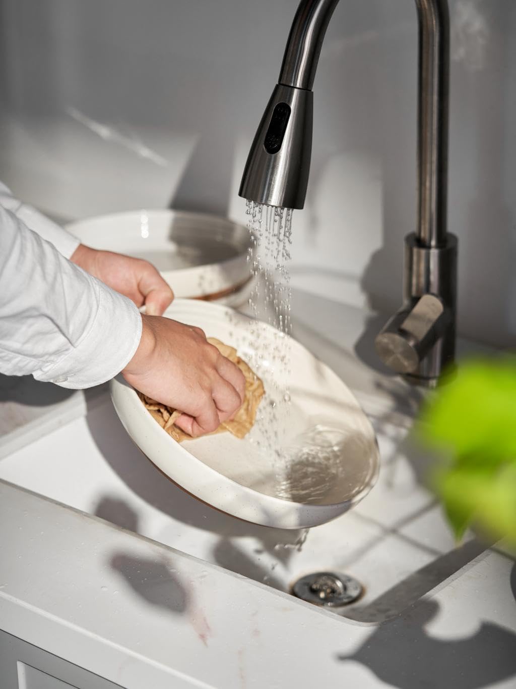 DOWAN 9.6" Ceramic Pasta Bowls Set of 4, Large Shallow White Dinner Bowls with Sesame Glaze Finish, Wide Bowl Plates for Pasta, Salad, Soup & Stew, Microwave & Dishwasher Safe, Housewarming Gift