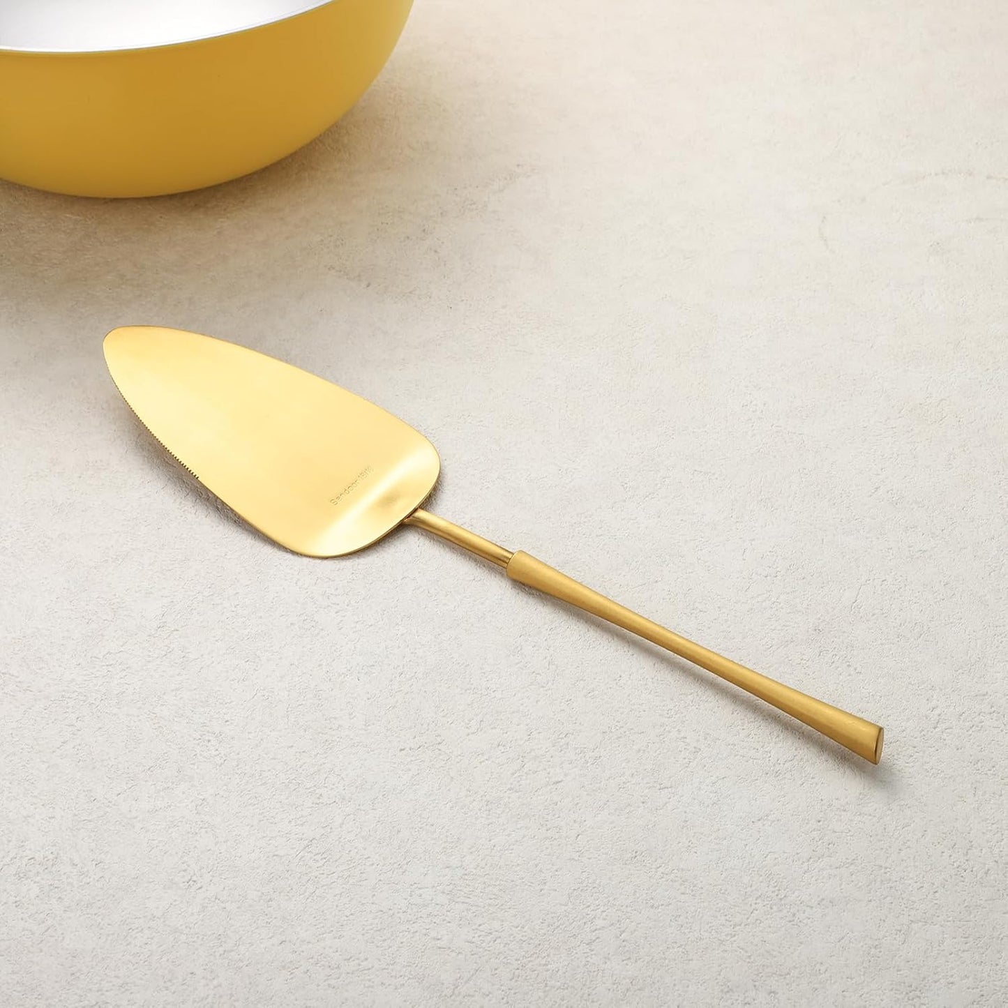 gold Cake Cutter,Stainless Steel Pie Spatula Serrated,Cake Pizza Cutter Tart Dessert Slicer Comfortable Handle(gold)