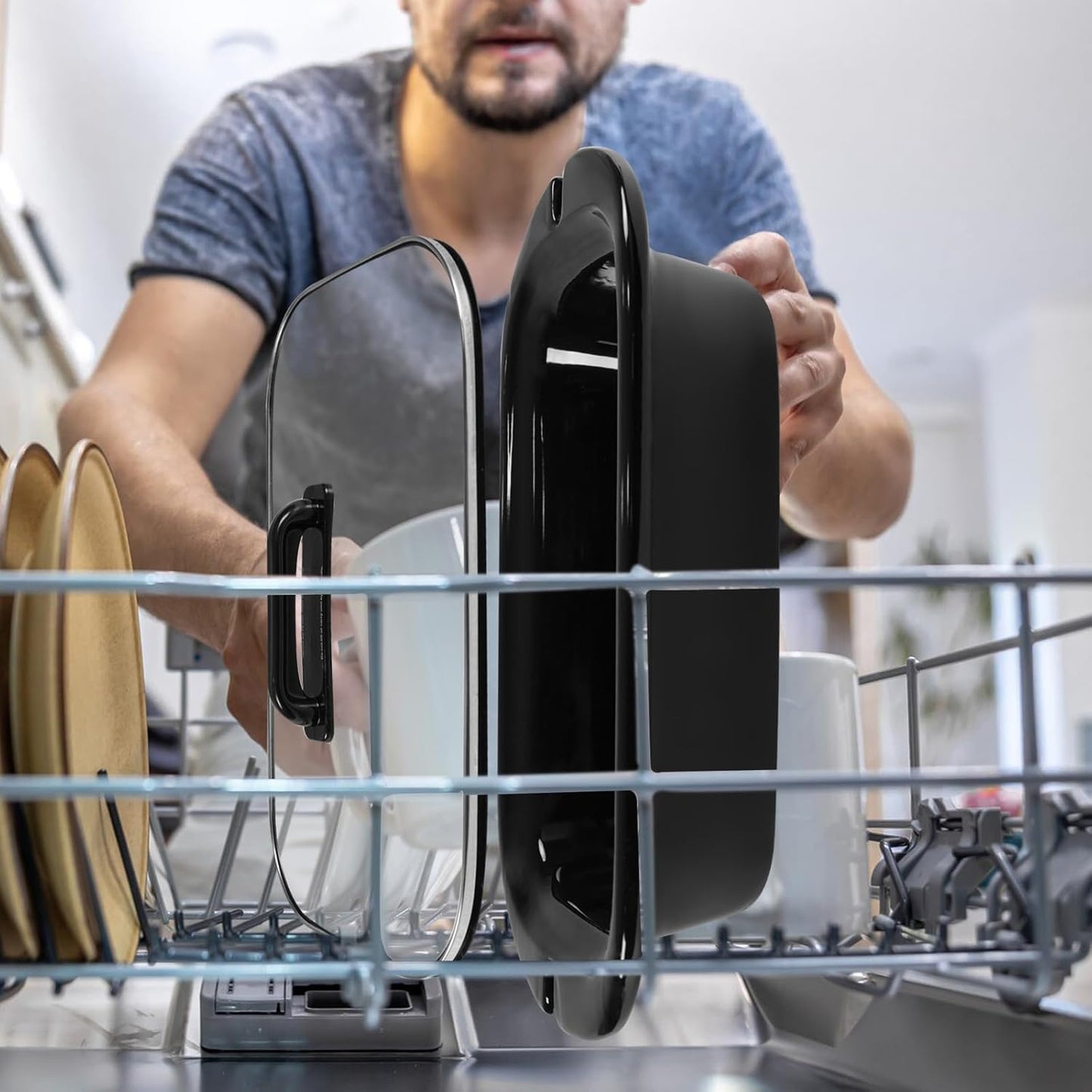 Magnifique 4-Quart Slow Cooker with Casserole Manual Warm Setting - Perfect Kitchen Small Appliance for Family Dinners, Dishwasher Safe Crock, Stainless Steel