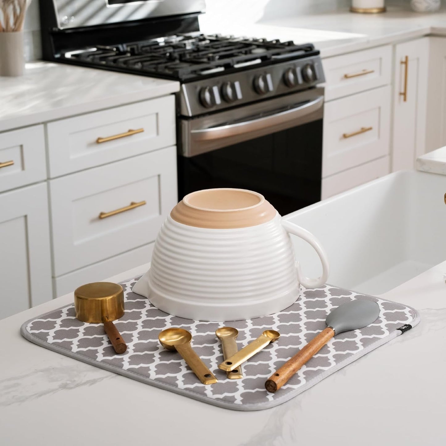 S&T INC. Dish Drying Mat, 16” x 18”, Absorbent Microfiber Kitchen Counter Mat, Dish Drying Pad for Dishes, Utensils, Pots and Pans, Large, White Trellis