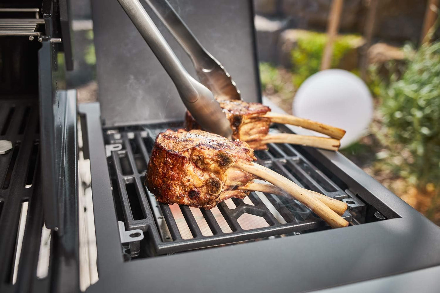 Rösle Stainless Steel Lock and Release Click Tongs, 17-inch