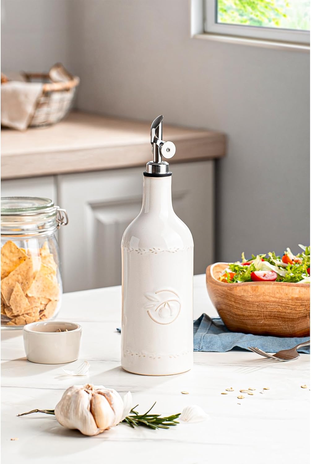 Olive Oil Dispenser Bottle, 18 oz Ceramic Oil Dispenser for Kitchen, Large Capacity Oli Bottle and Vinegar Cruet with Stainless Steel Spout, Cooking Oil Dispenser, Pack of 1, Off-White