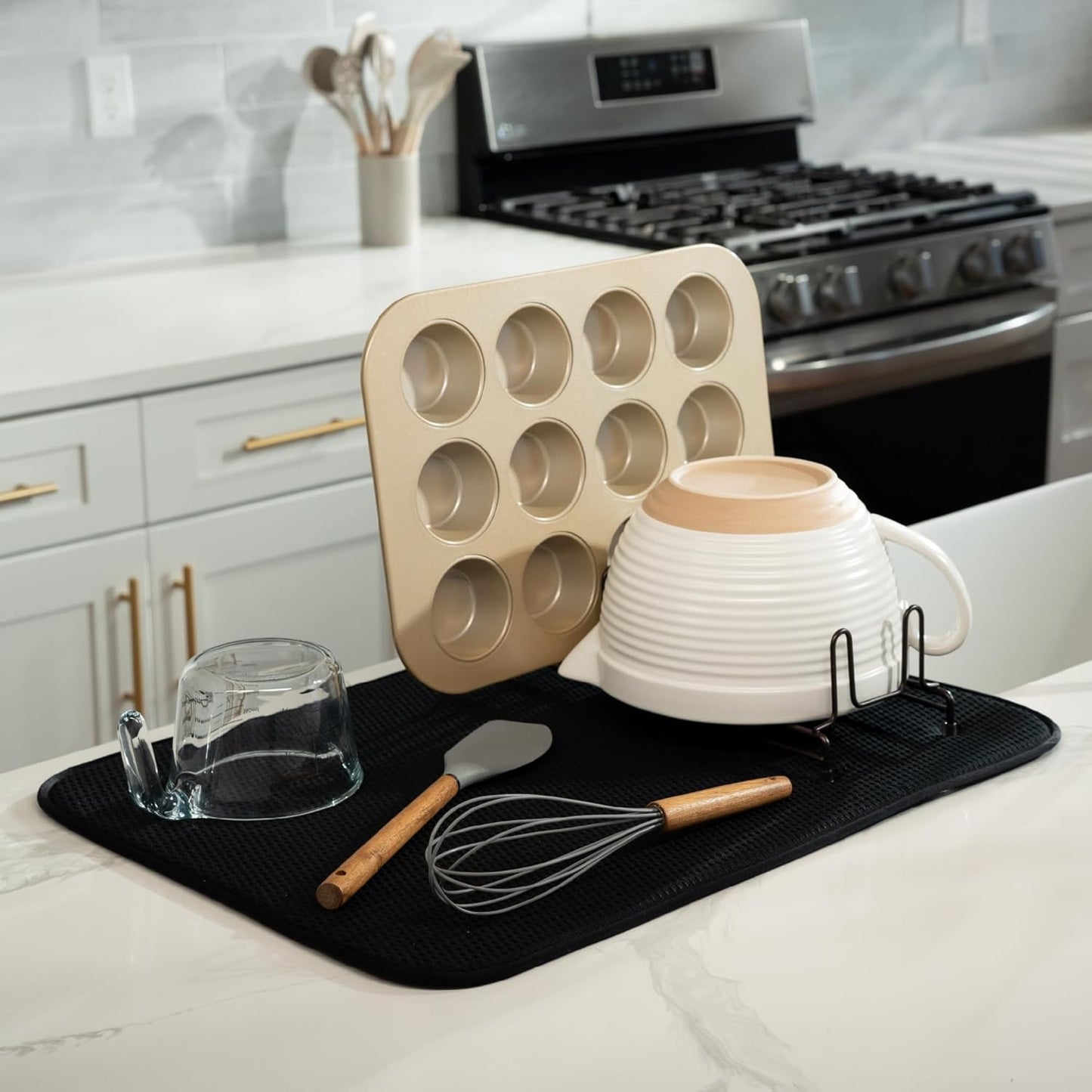 S&T INC. Dish Drying Mat XL, 18” x 24”, Absorbent Microfiber Kitchen Counter Mat, Drying Pad for Dishes, Utensils, Pots and Pans, Extra Large, Diamond Texture, Black