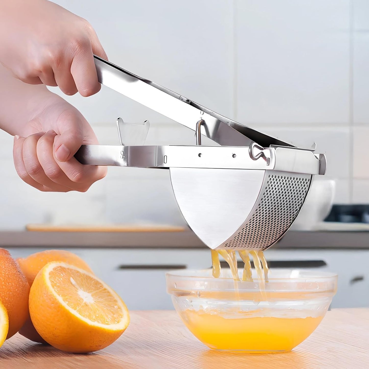 Stainless Steel Potato Ricer, Large Potato Masher, Rust-Resistant Kitchen Tool with Ergonomic and Non-Slip Handle, Versatile Food Masher for Various Ingredients