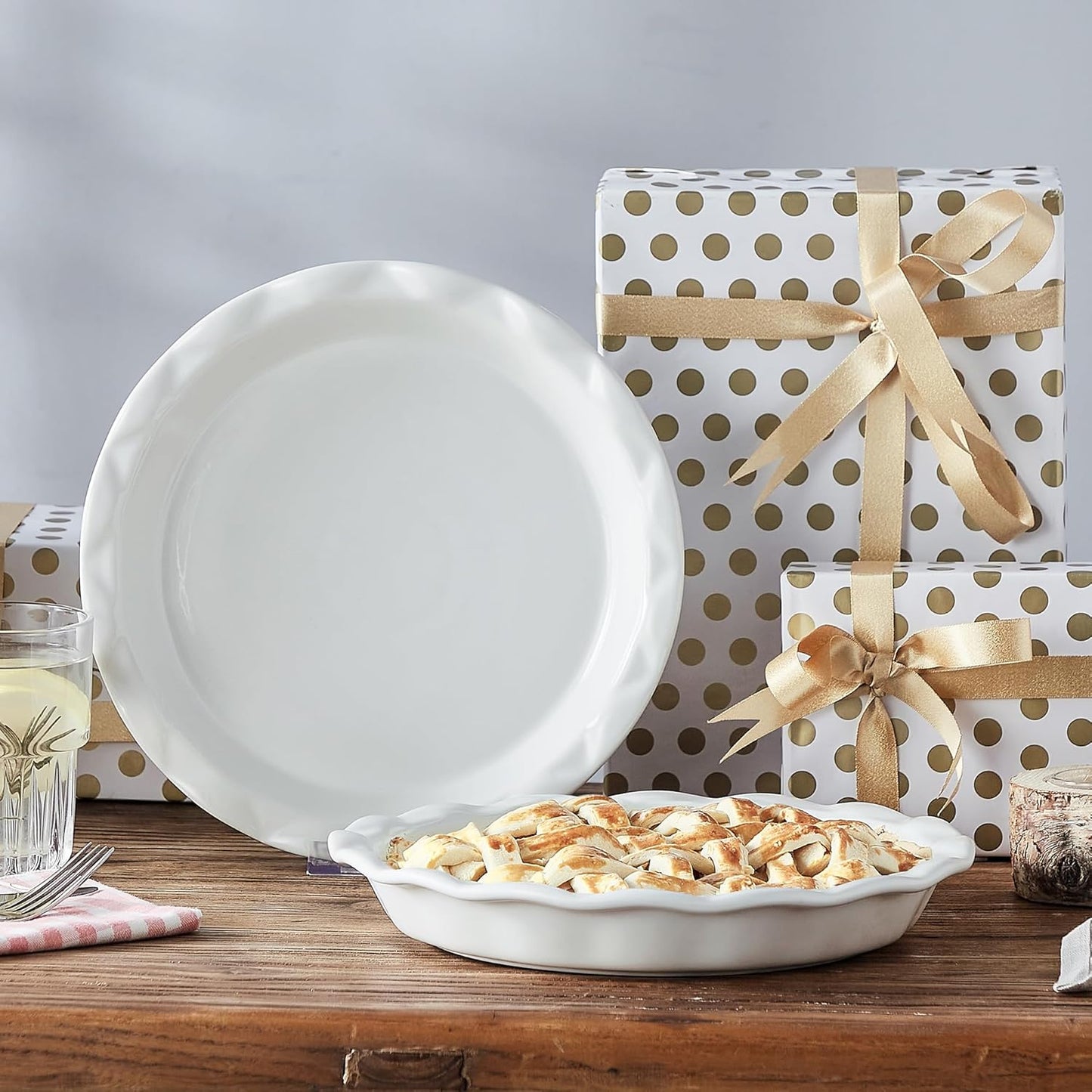 Lareina Ceramic Pie Pans for Baking, 9 Inches Pie Plate for Apple Pie, 36 Ounce Round Baking Dish, Set of 2, Thanksgiving day Gifts for Women, White