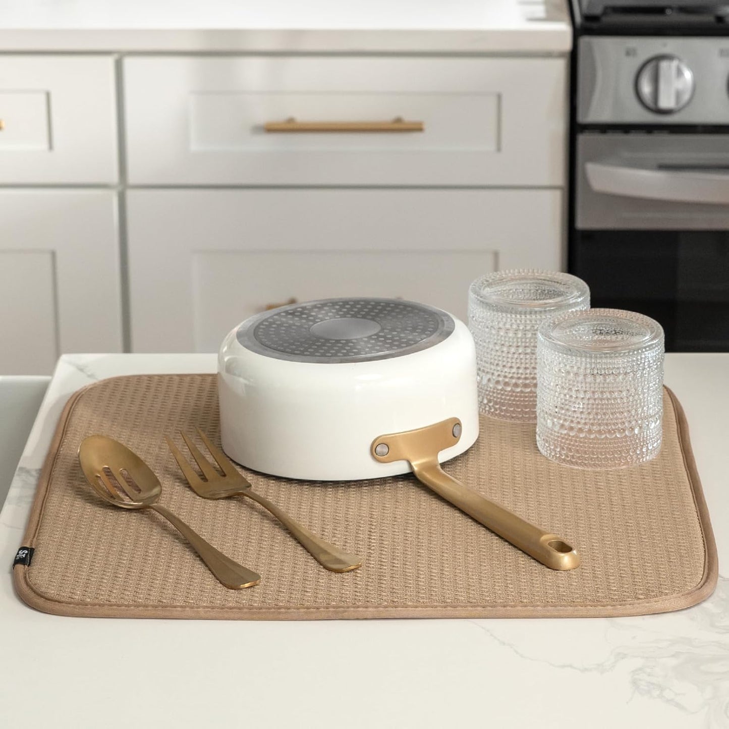 S&T INC. Dish Drying Mat XL, 18” x 24”, Absorbent Microfiber Kitchen Counter Mat, Drying Pad for Dishes, Utensils, Pots and Pans, Extra Large, Diamond Texture, Almond