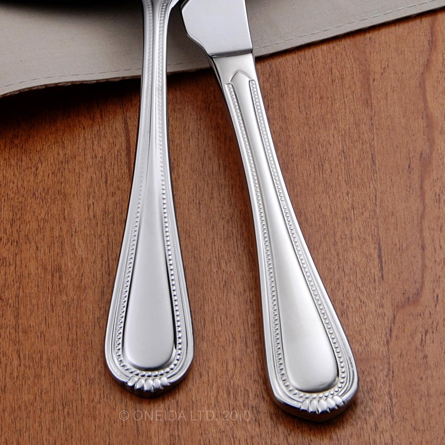 Oneida Silverware Set For 8, Countess 45-Piece Everyday Flatware Set with Serving Utensils, Service For 8, Bead Pearl, 18/0 Stainless Steel, Dishwasher Safe,Knives Spoons & Forks Set (Silver 45 Piece)