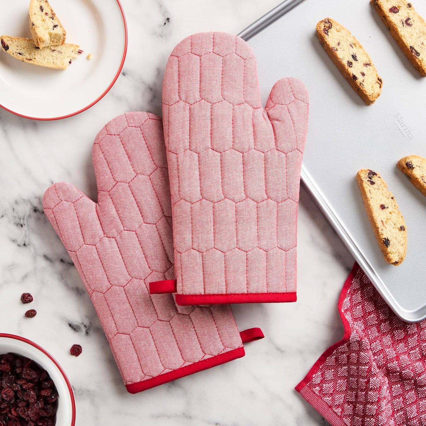 MARTHA STEWART Honeycomb Quilted Chambray Oven Mitt 2-Pack Set, 100% Cotton, Heat Resistant, Flexible Grip, Red, 7"x13"