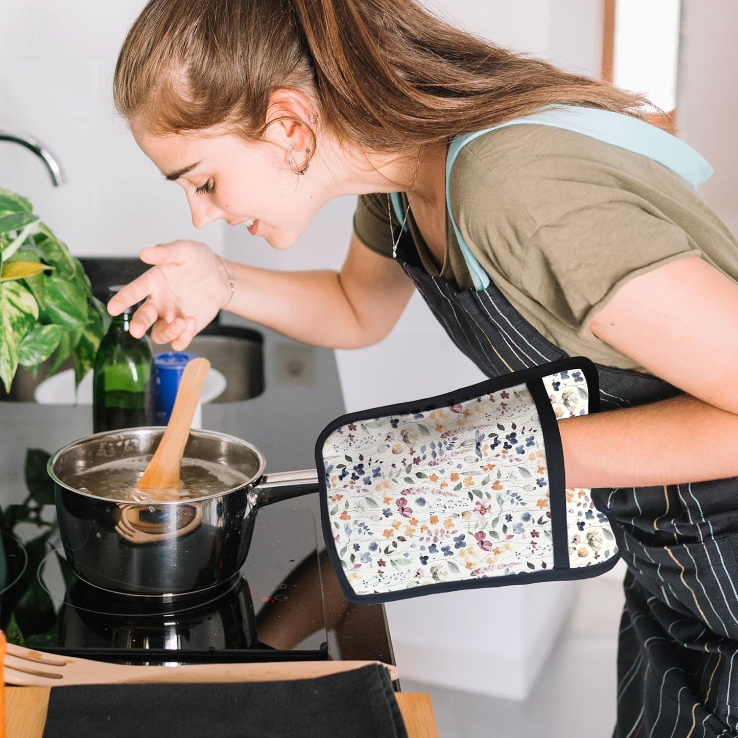 Vintage Floral Oven Mitts Set, Colorful Wildflowers Floral Heat Resistant Kitchen Oven Gloves for Baking and Cooking,Pot Holders